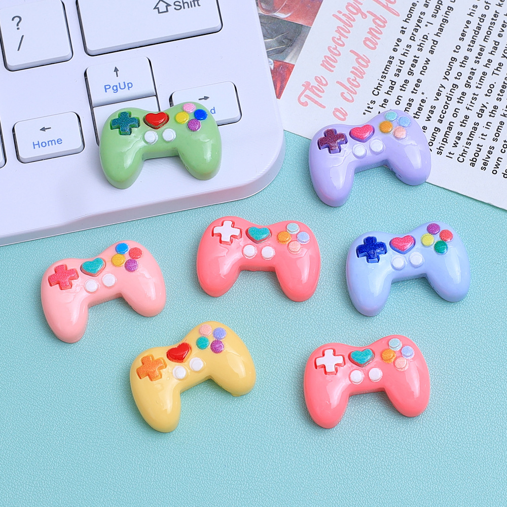 Gaming Console Keychain - 5 Stück Farbige Spielkonsolen-Gamepad Harz-Anhänger für